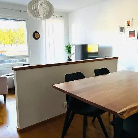 Apartamento A Peaceful Three-room Near Pyhaejaervi Tampere
